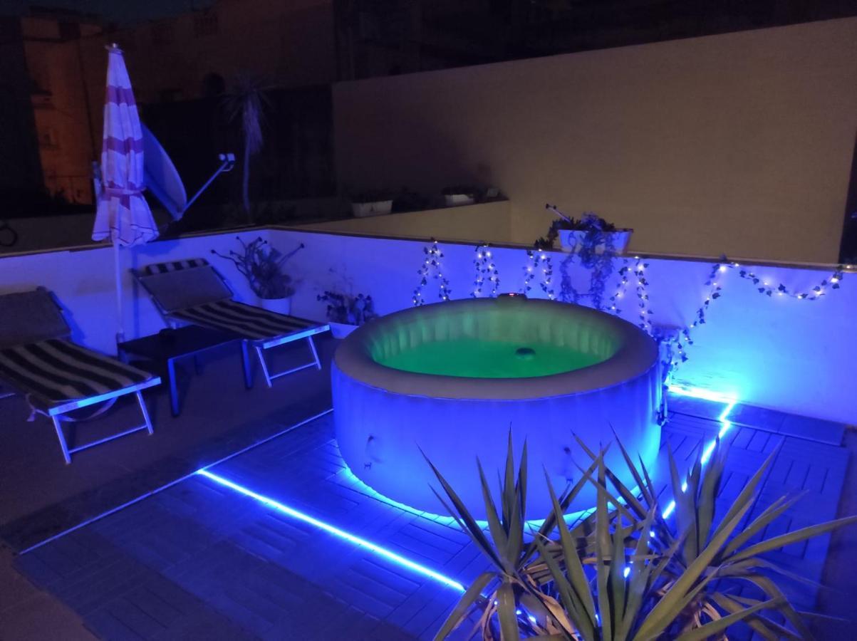 Studio Apartment With Private Terrace, Jacuzzi & Views Mosta Exterior photo